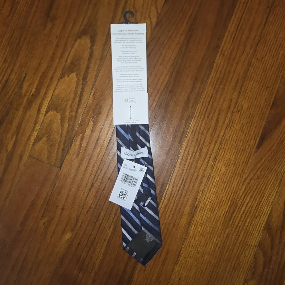 Calvin Klein Boy's Navy Gemstone Multi-Striped Tie NWT